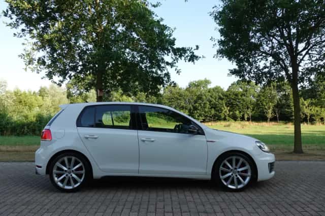 Volkswagen Golf (2010) thumbnail 5