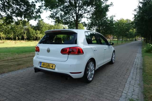 Volkswagen Golf (2010) thumbnail 6