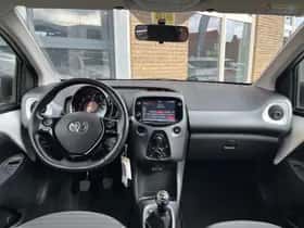 Toyota Aygo (2018) thumbnail 12