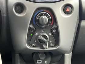 Toyota Aygo (2018) thumbnail 27