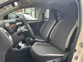Toyota Aygo (2018) thumbnail 33