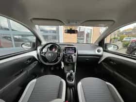 Toyota Aygo (2018) thumbnail 43
