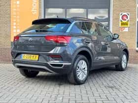 Volkswagen T-Roc (2020) thumbnail 2