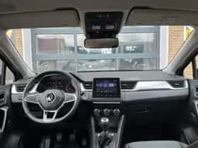 Renault Captur (2023) thumbnail 3