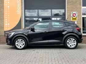 Renault Captur (2023) thumbnail 4