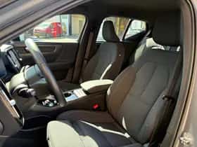 Volvo XC40 (2022) thumbnail 5