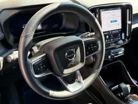 Volvo XC40 (2022) thumbnail 9