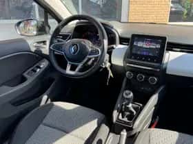 Renault Clio (2024) thumbnail 3
