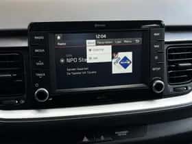 Kia Stonic (2019) thumbnail 23