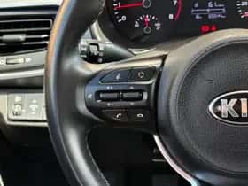 Kia Stonic (2019) thumbnail 33