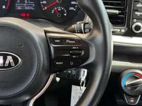 Kia Stonic (2019) thumbnail 34