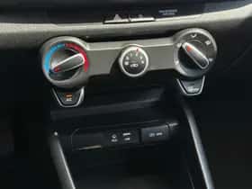Kia Stonic (2019) thumbnail 45