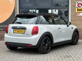 MINI Electric (2022) thumbnail 2