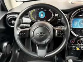 MINI Electric (2022) thumbnail 11