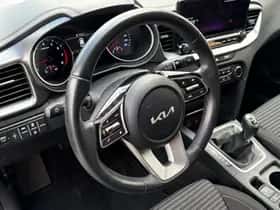 Kia Ceed (2023) thumbnail 11