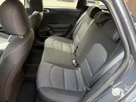 Kia Ceed (2023) thumbnail 5
