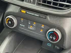 Ford Focus (2022) thumbnail 30