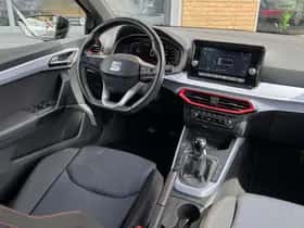 SEAT Arona (2023) thumbnail 4