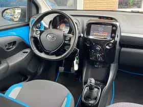 Toyota Aygo (2015) thumbnail 4
