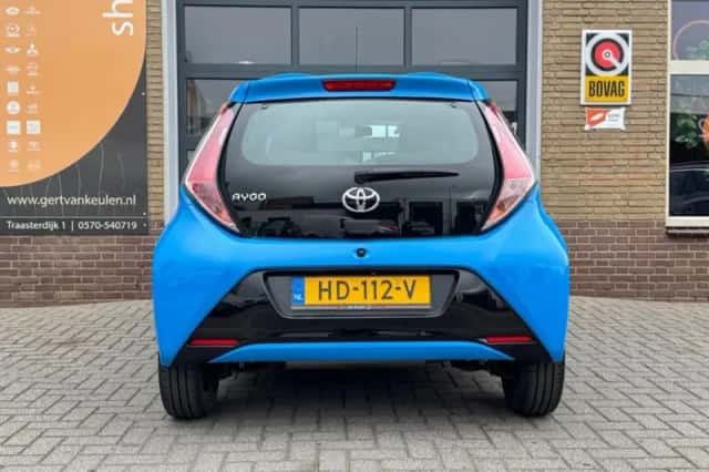 Toyota Aygo (2015) thumbnail 16
