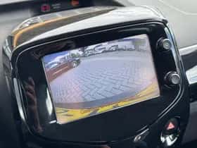 Toyota Aygo (2015) thumbnail 17