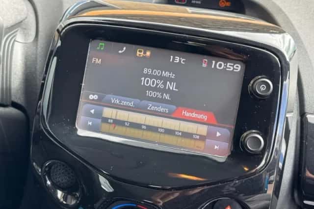 Toyota Aygo (2015) thumbnail 23