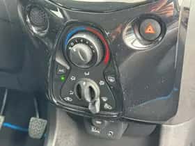 Toyota Aygo (2015) thumbnail 24