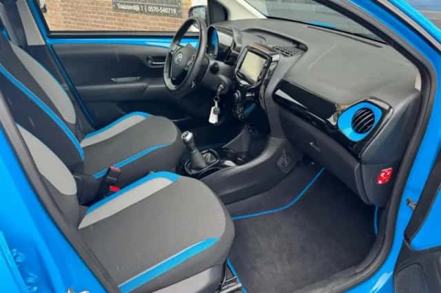 Toyota Aygo (2015) thumbnail 25