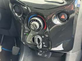 Toyota Aygo (2015) thumbnail 28