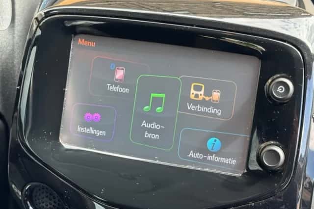 Toyota Aygo (2015) thumbnail 30