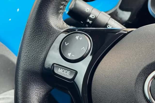 Toyota Aygo (2015) thumbnail 34