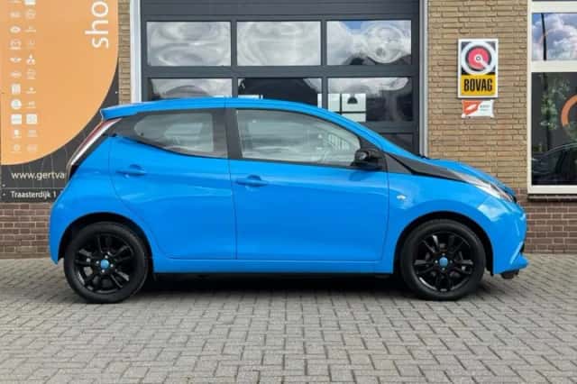 Toyota Aygo (2015) thumbnail 35