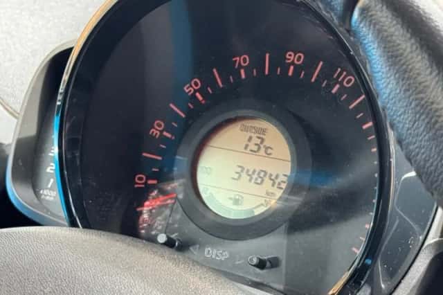 Toyota Aygo (2015) thumbnail 40