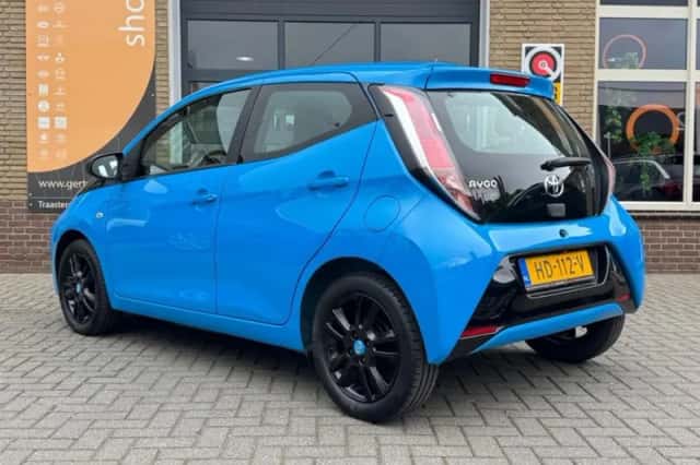 Toyota Aygo (2015) thumbnail 8