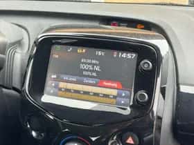 Toyota Aygo (2015) thumbnail 10