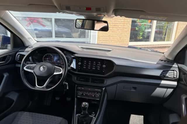 Volkswagen T-Cross (2020) thumbnail 3