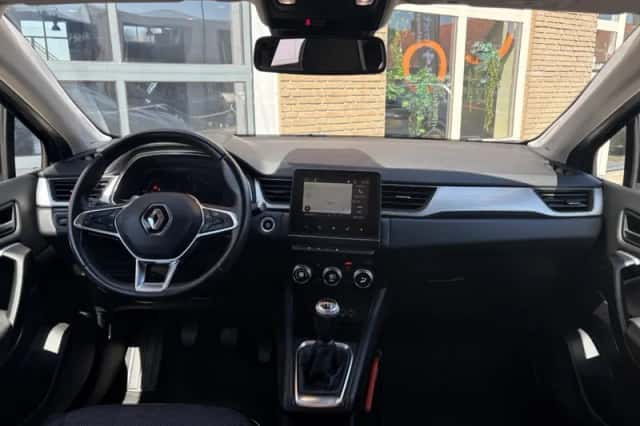 Renault Captur (2020) thumbnail 3