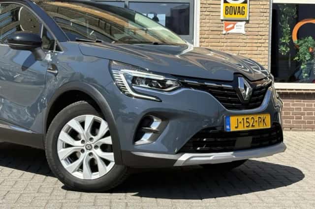 Renault Captur (2020) thumbnail 32