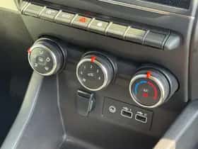 Renault Clio (2024) thumbnail 31