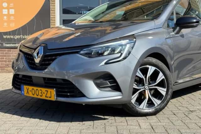 Renault Clio (2024) thumbnail 5