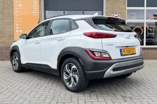 Hyundai Kona (2021) thumbnail 2