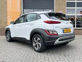 Hyundai Kona (2021) thumbnail 2