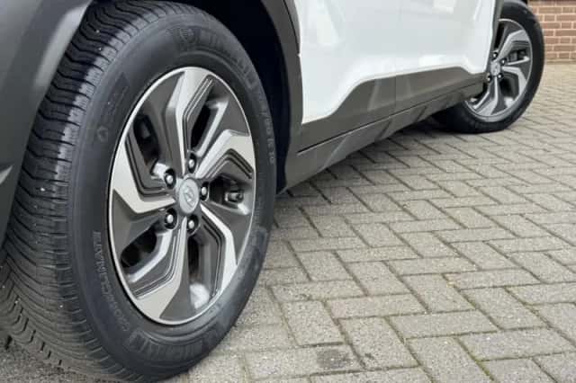 Hyundai Kona (2021) thumbnail 14