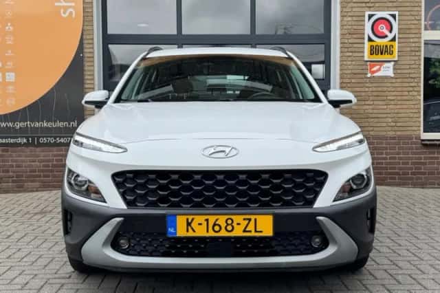 Hyundai Kona (2021) thumbnail 3