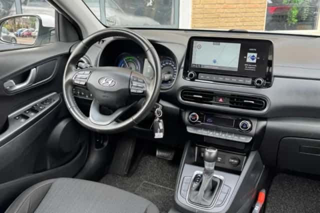 Hyundai Kona (2021) thumbnail 5
