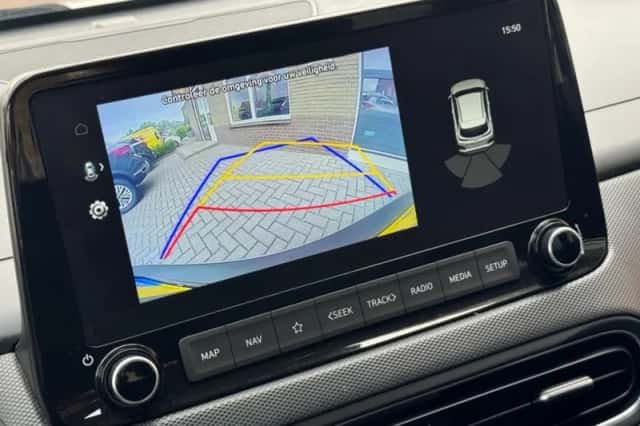 Hyundai Kona (2021) thumbnail 10