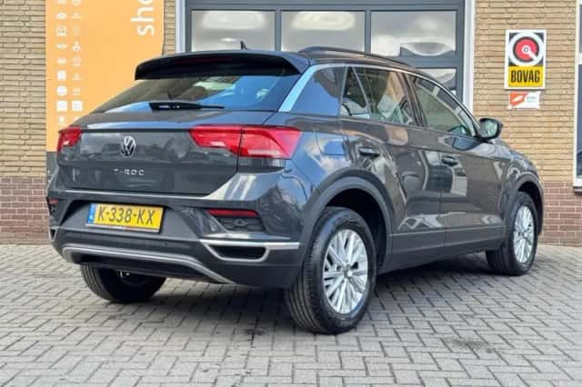 Volkswagen T-Roc (2020) thumbnail 2