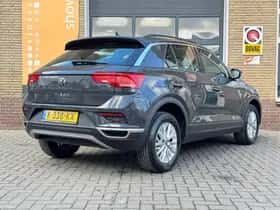 Volkswagen T-Roc (2020) thumbnail 2