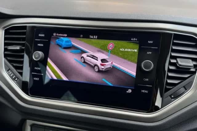 Volkswagen T-Roc (2020) thumbnail 31