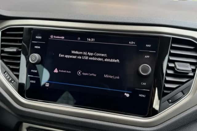 Volkswagen T-Roc (2020) thumbnail 32